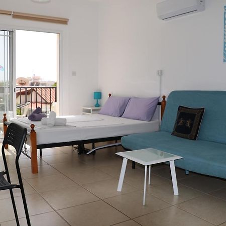 Apartment In Kato Pafos & 10 Min To Venus Beach Buitenkant foto