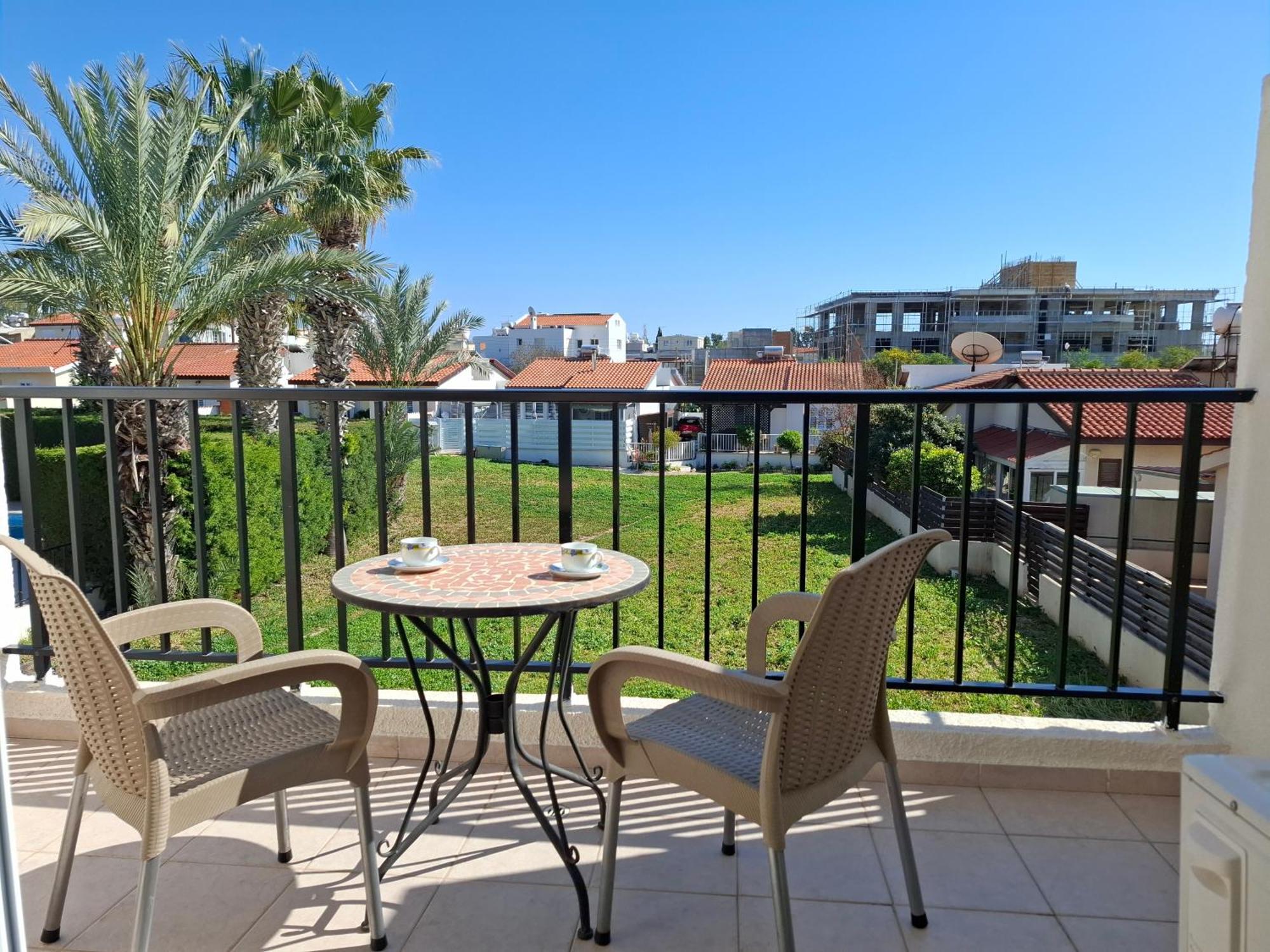 Apartment In Kato Pafos & 10 Min To Venus Beach Buitenkant foto